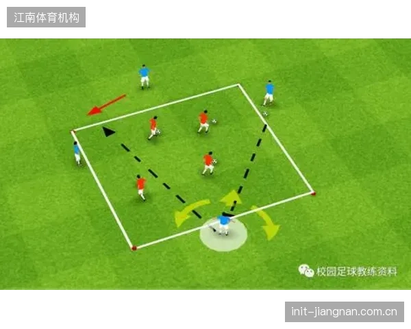 托马森要求极致攻防转换速度，中前场球员的跑动和决策是关键。